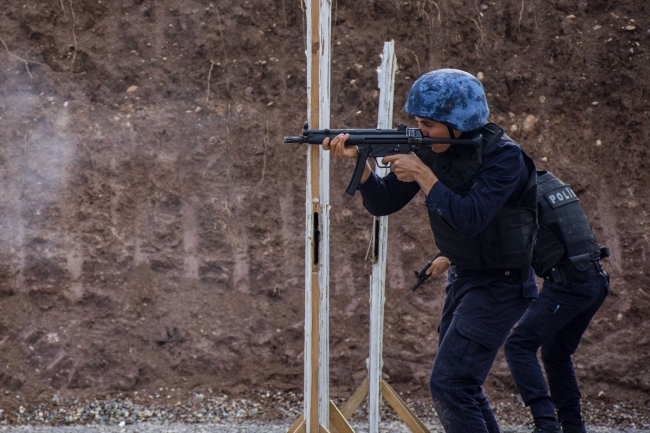 Polis adaylarının zorlu eğitimi
